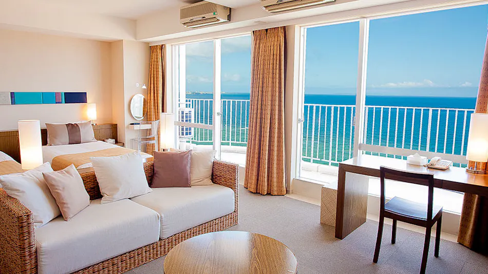 The Beach Tower Okinawa (Kyoritsu Resort)