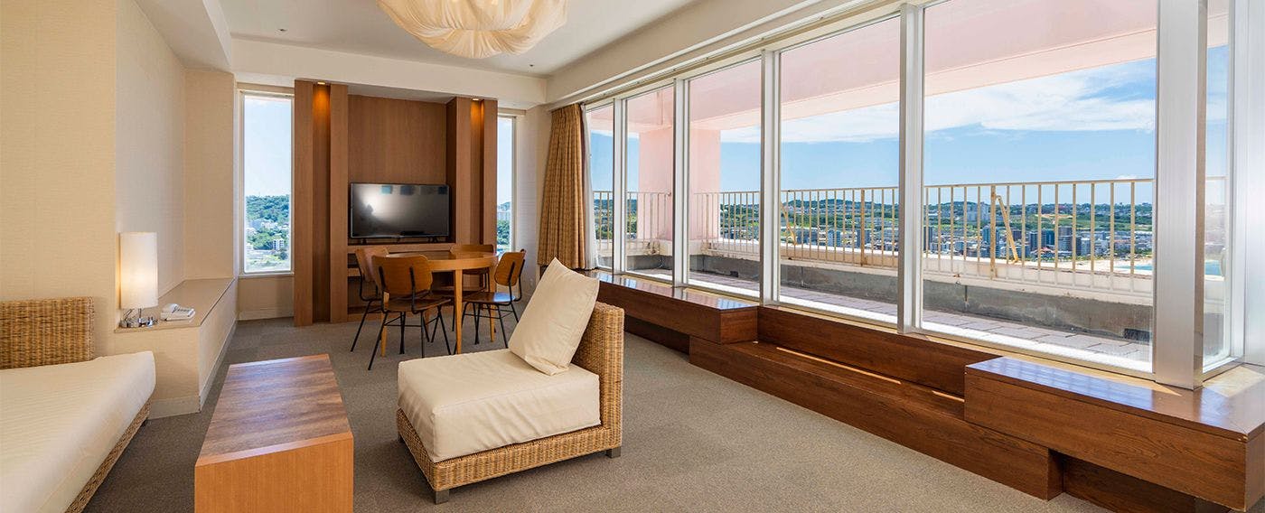 The Beach Tower Okinawa (Kyoritsu Resort)