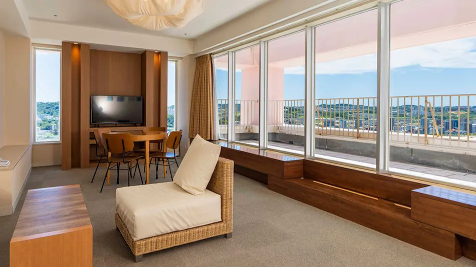 The Beach Tower Okinawa (Kyoritsu Resort)