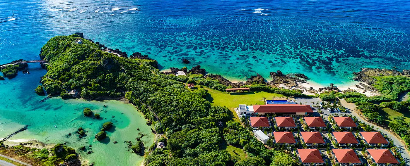 絶景の”蒼の楽園”インギャーに佇むリゾートヴィラ