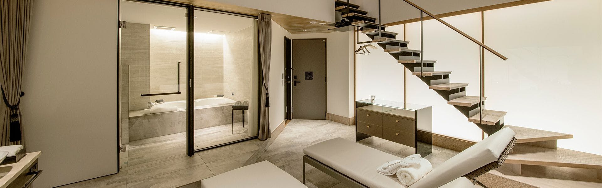 ดูเพล็กซ์ชั้นหนึ่งพร้อมระเบียง