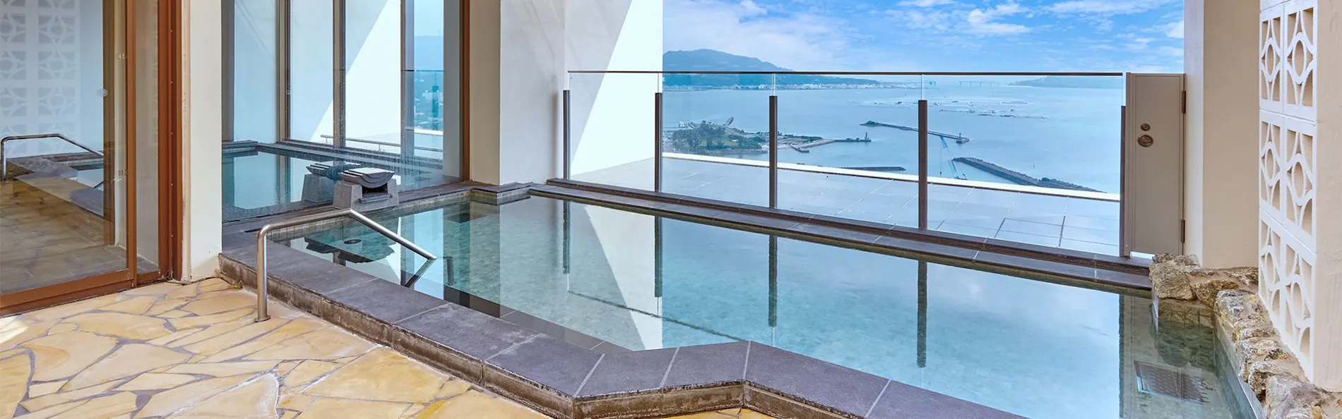 アラマハイナ コンドホテル