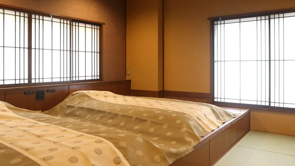 Kanazawa Yuwaku Onsen Kokorian