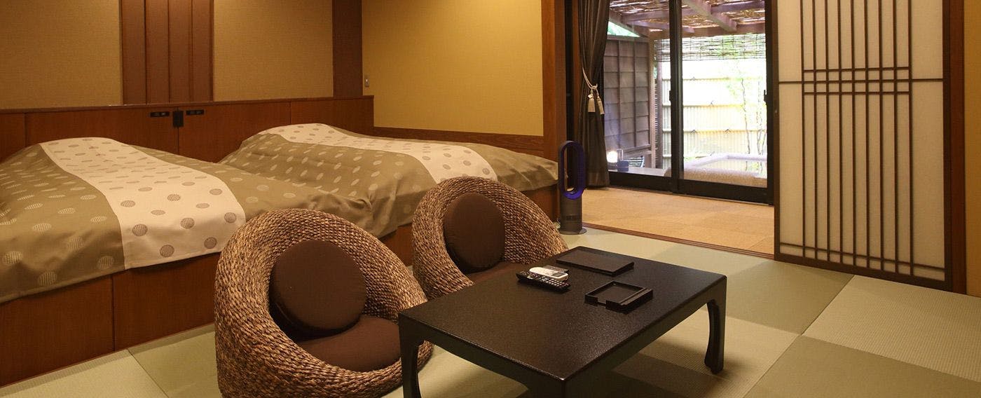 Kanazawa Yuwaku Onsen Kokorian