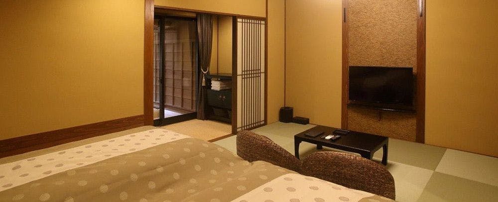 Kanazawa Yuwaku Onsen Kokorian