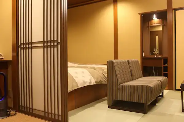 ห้องพักพร้อมอ่างอาบน้ำกลางแจ้ง / Mokubei