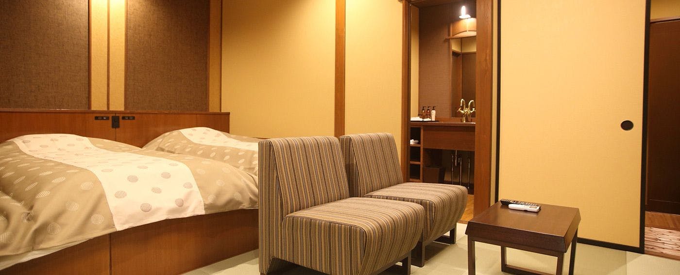 Kanazawa Yuwaku Onsen Kokorian