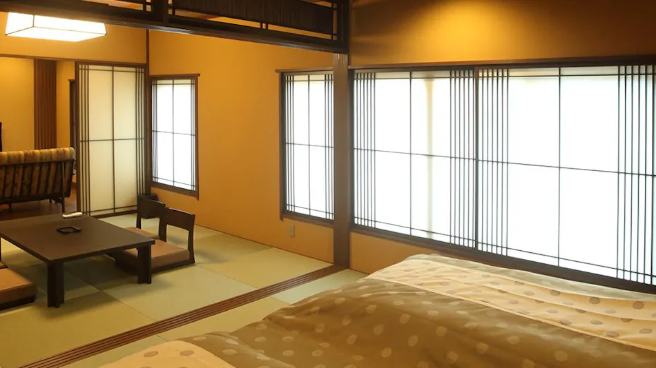 Kanazawa Yuwaku Onsen Kokorian