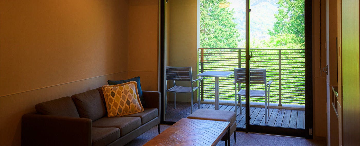 【Admire the Seasons】Reflect on the four seasons of Hakone from your Room.
