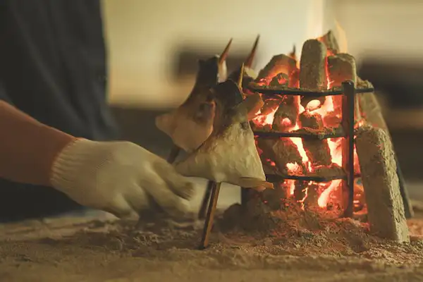 บรรยากาศการปรุงอาหารบนเตาถ่าน