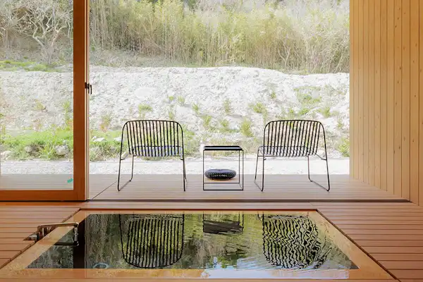 Pemandian air panas terbuka