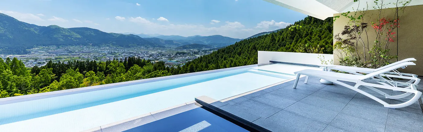 ENOWA YUFUIN：屋外プール