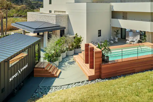 ภายนอกอาคาร