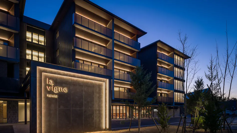 HOTEL LA VIGNE HAKUBA by Onko Chishin