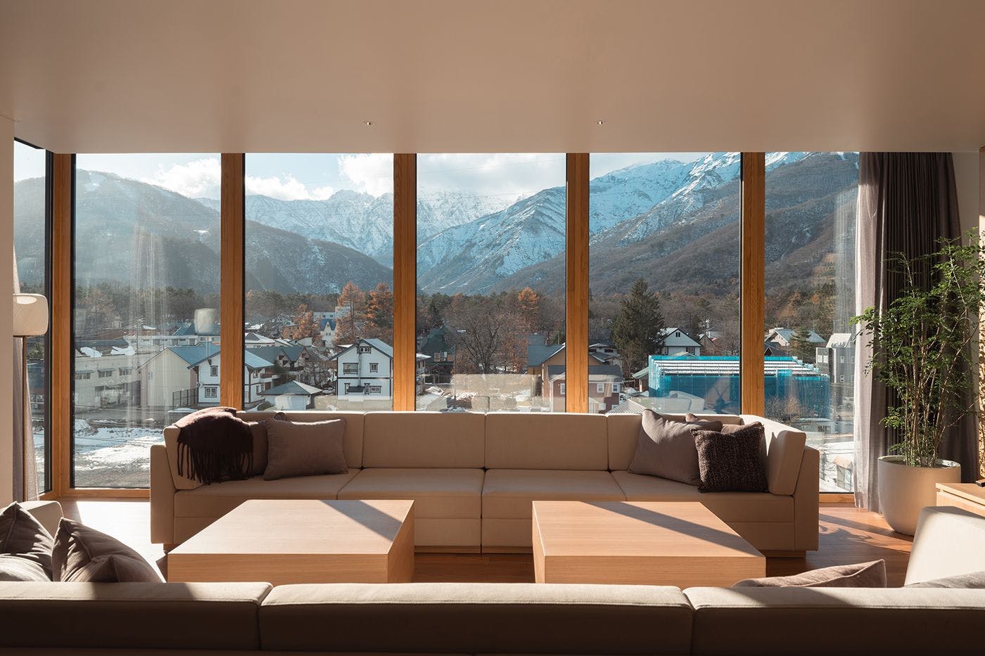 HOTEL LA VIGNE HAKUBA by Onko Chishin