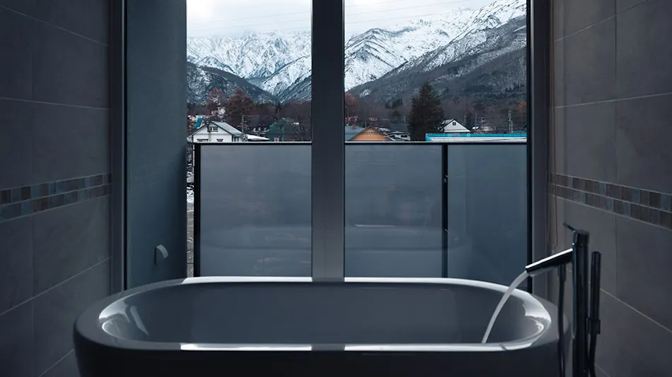 HOTEL LA VIGNE HAKUBA by Onko Chishin