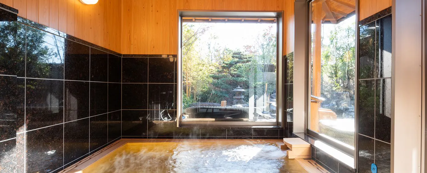 Bak mandi dalam ruangan