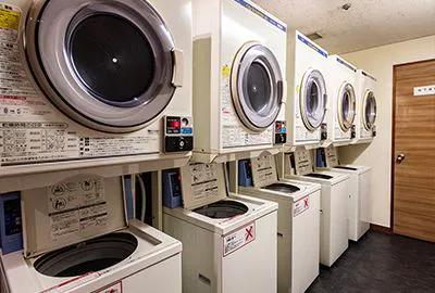 投幣式自助洗衣店