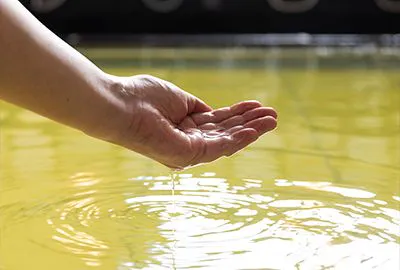 自家溫泉源頭直流的天然溫泉