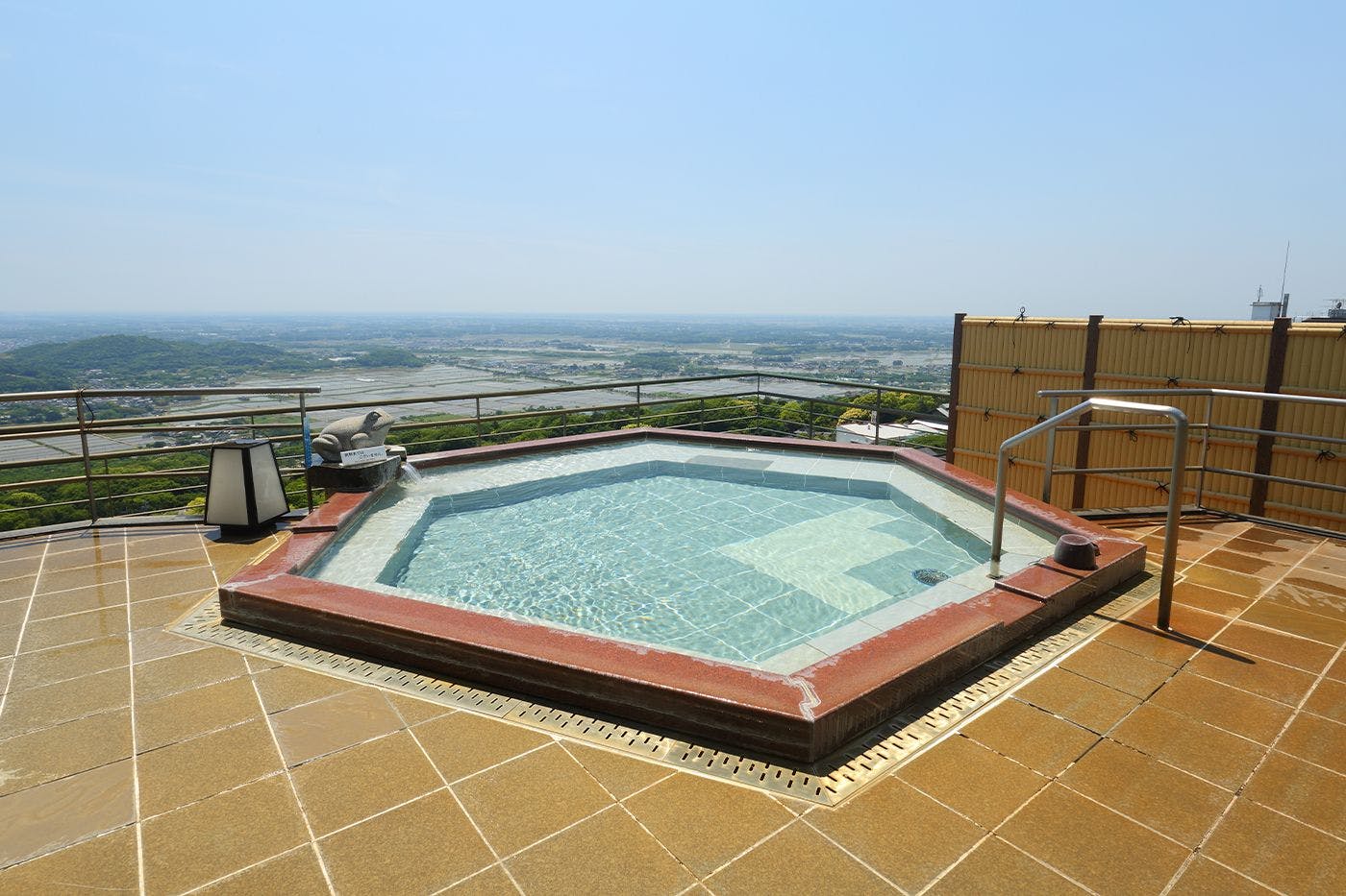 ออนเซ็นกลางแจ้ง