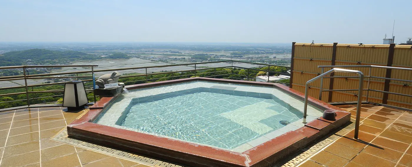 ออนเซ็นกลางแจ้ง