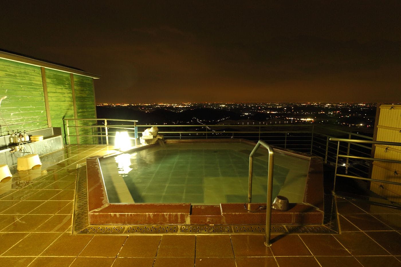 ออนเซ็นกลางแจ้ง