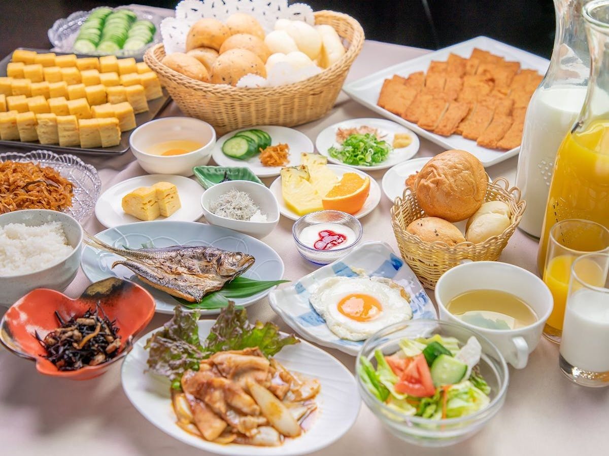 บุฟเฟ่ต์ญี่ปุ่นและตะวันตก