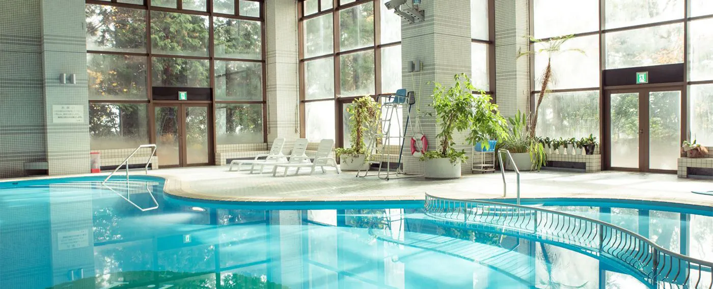 실내 수영장 (Liberty 건강 증진 시설 내)