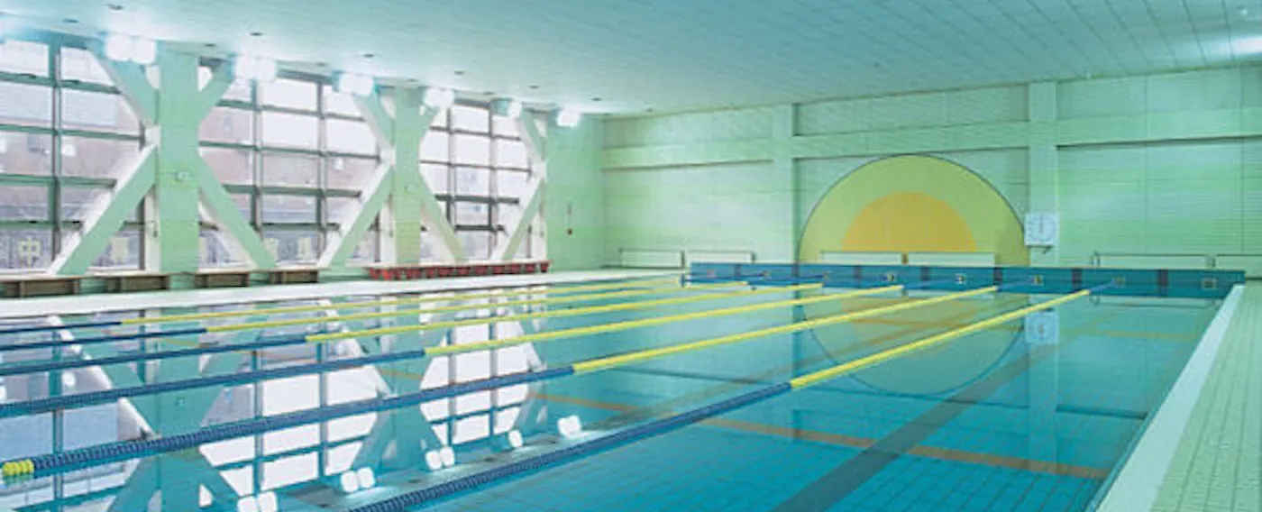 สระว่ายน้ำอุ่น