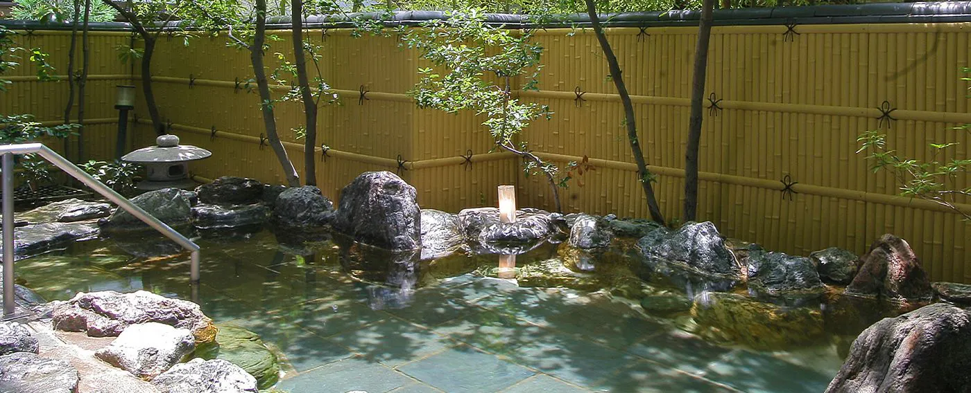 ออนเซ็นกลางแจ้ง