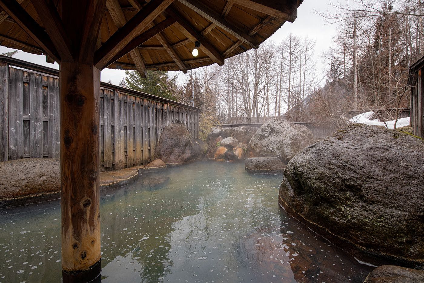 ออนเซ็น露天