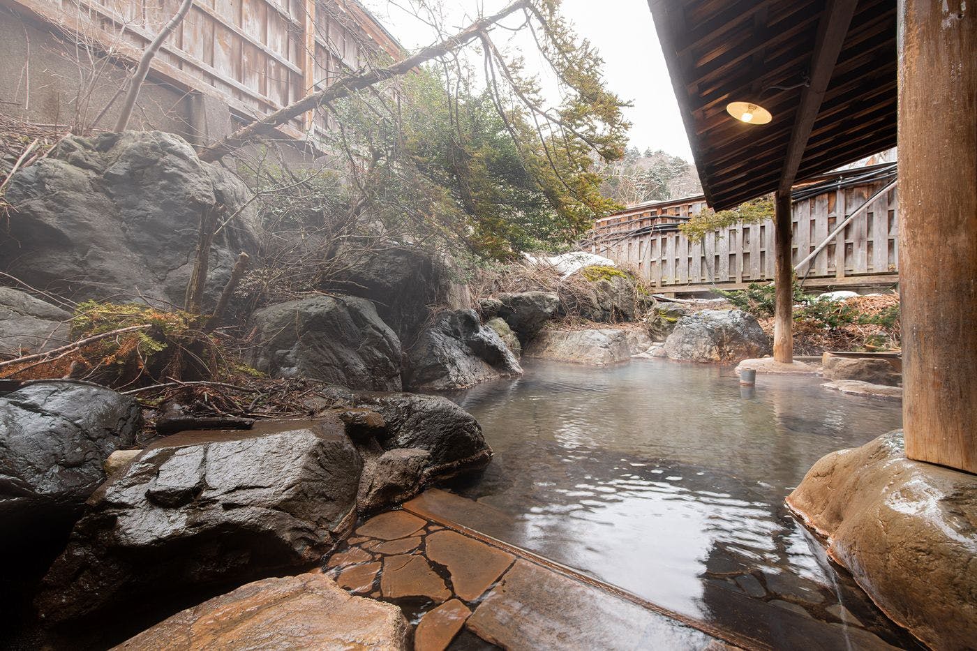 ออนเซ็น露天