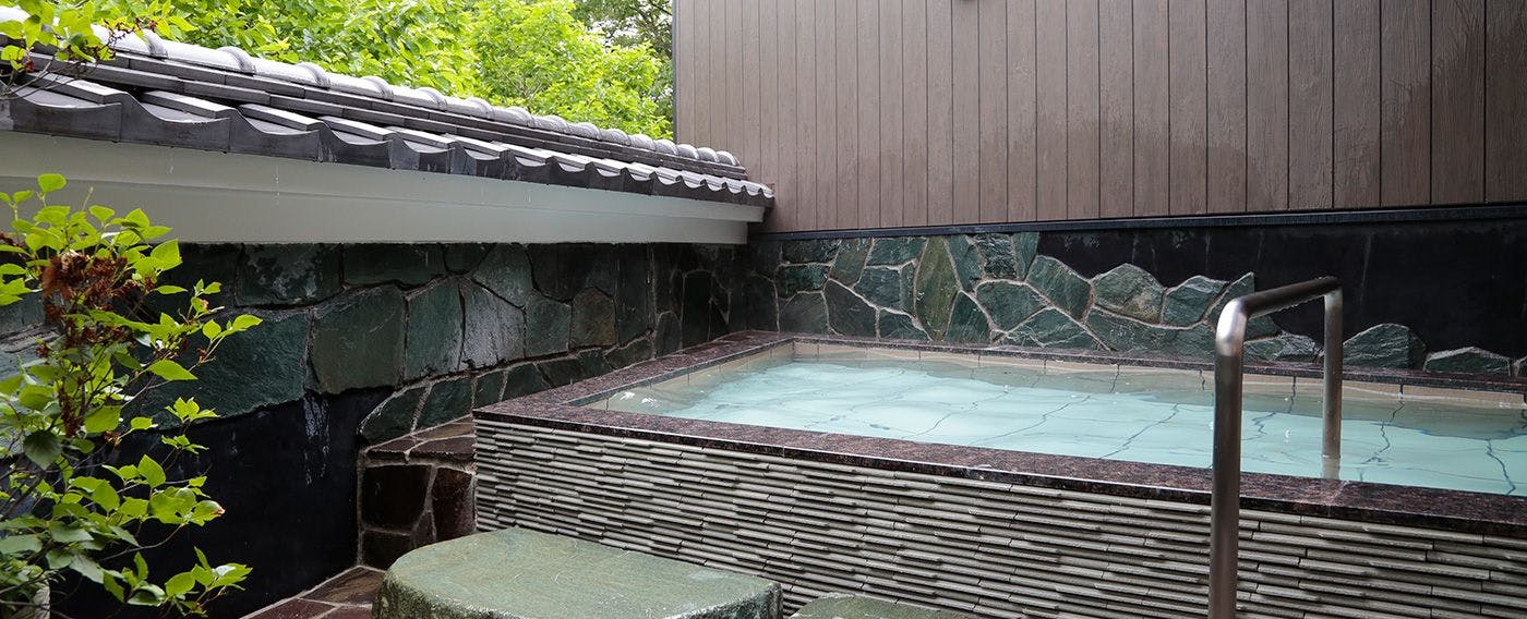 บ่อน้ำพุร้อนกลางแจ้ง