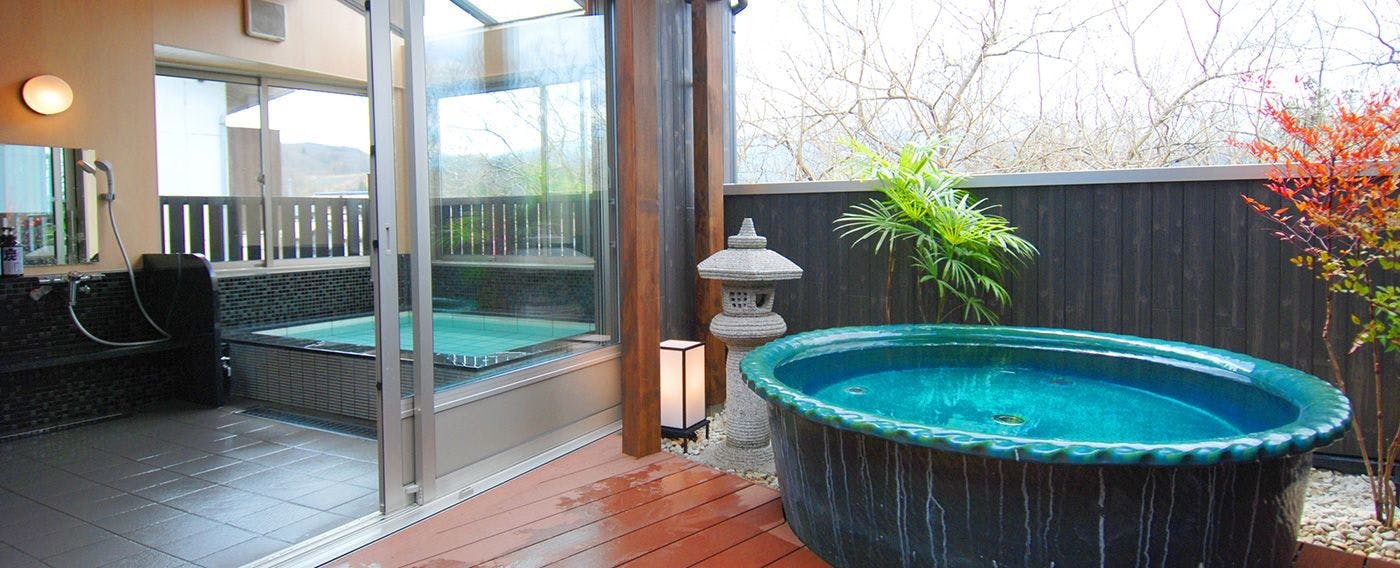 บ่อน้ำพุร้อนกลางแจ้ง