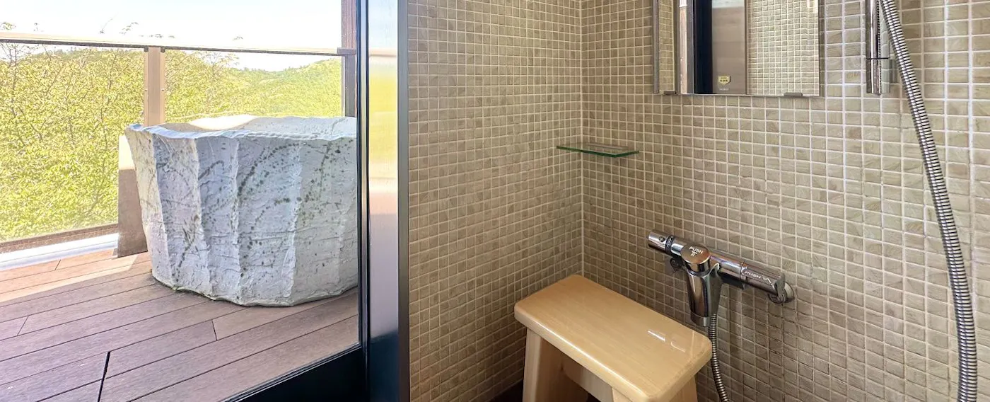 Bilik Khas dengan Onsen Terbuka - Dilengkapi dengan Onsen Terbuka dan Pancuran.