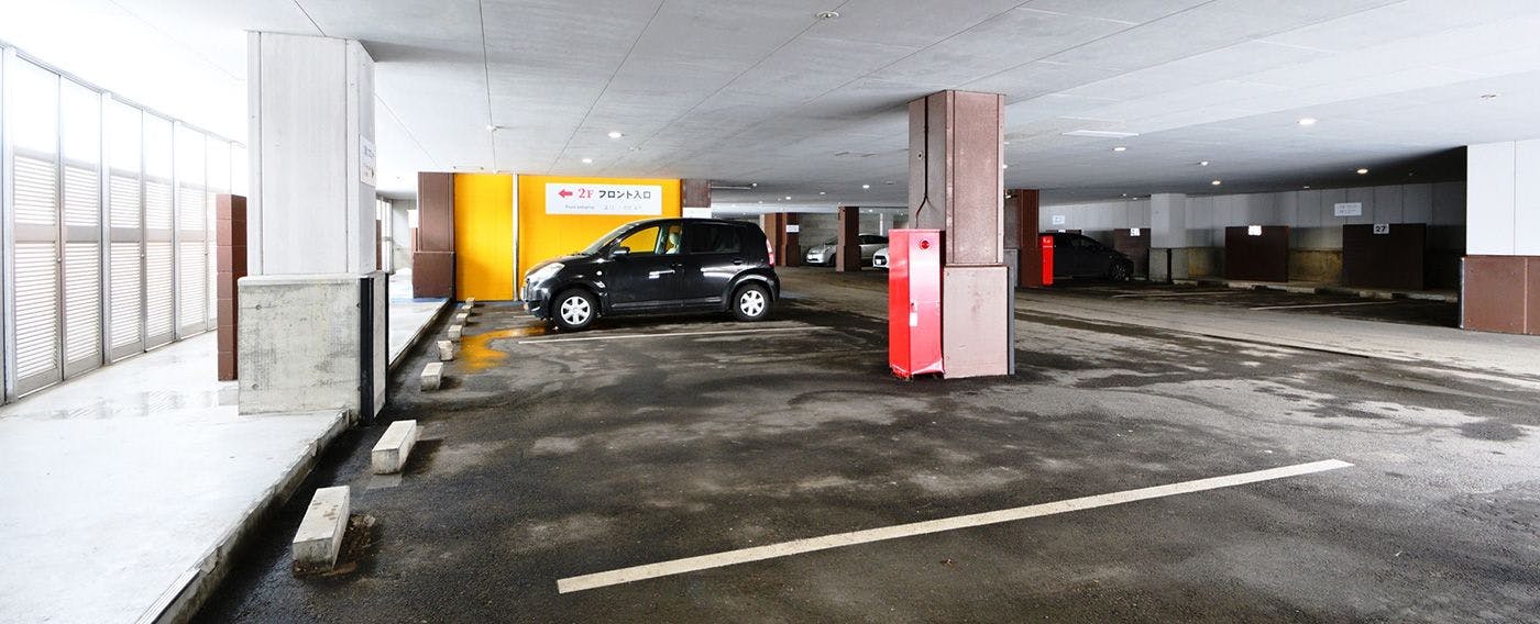 ที่จอดรถในร่ม