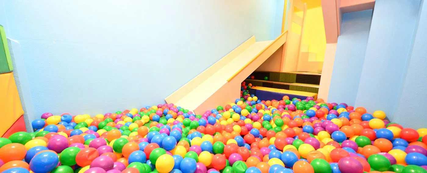 สระลูกบอล