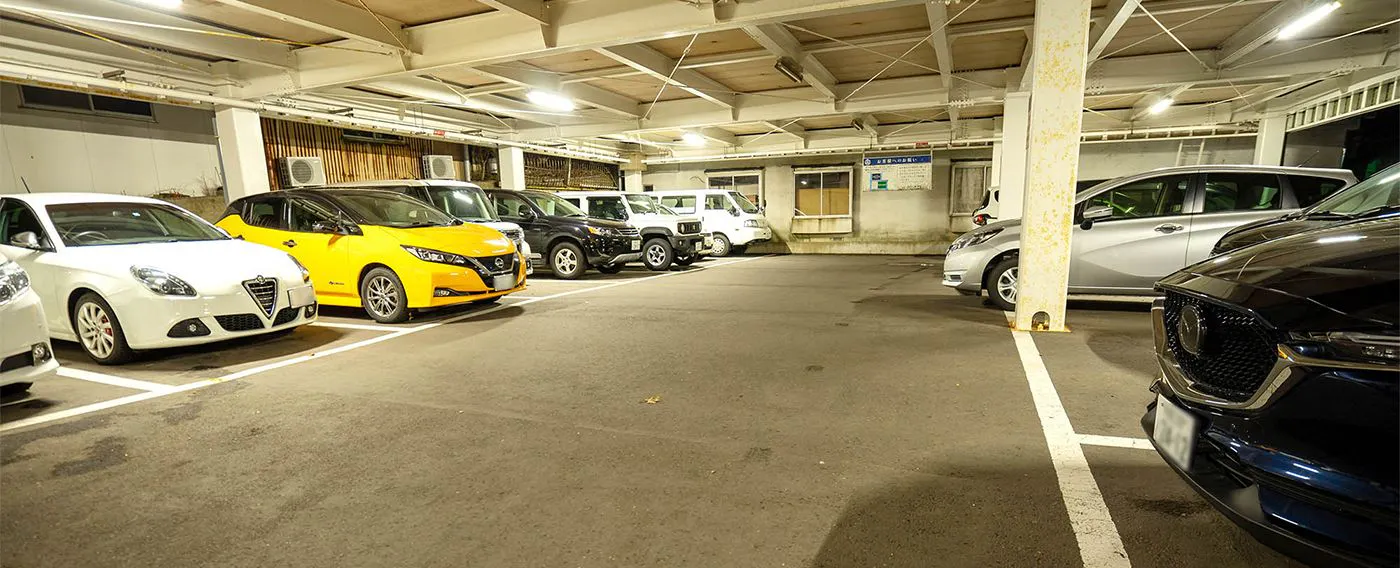 ที่จอดรถมีหลังคา