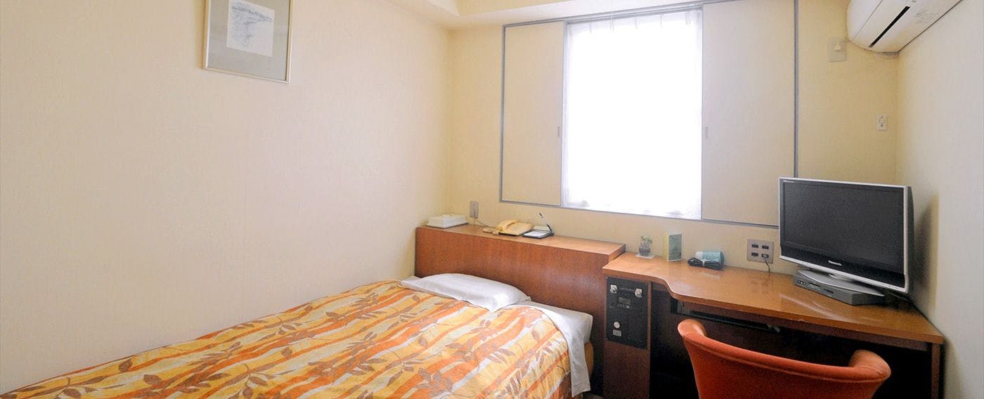 คุณสามารถพักผ่อนได้อย่างสบายบนเตียงเซมิ-ดับเบิ้ล