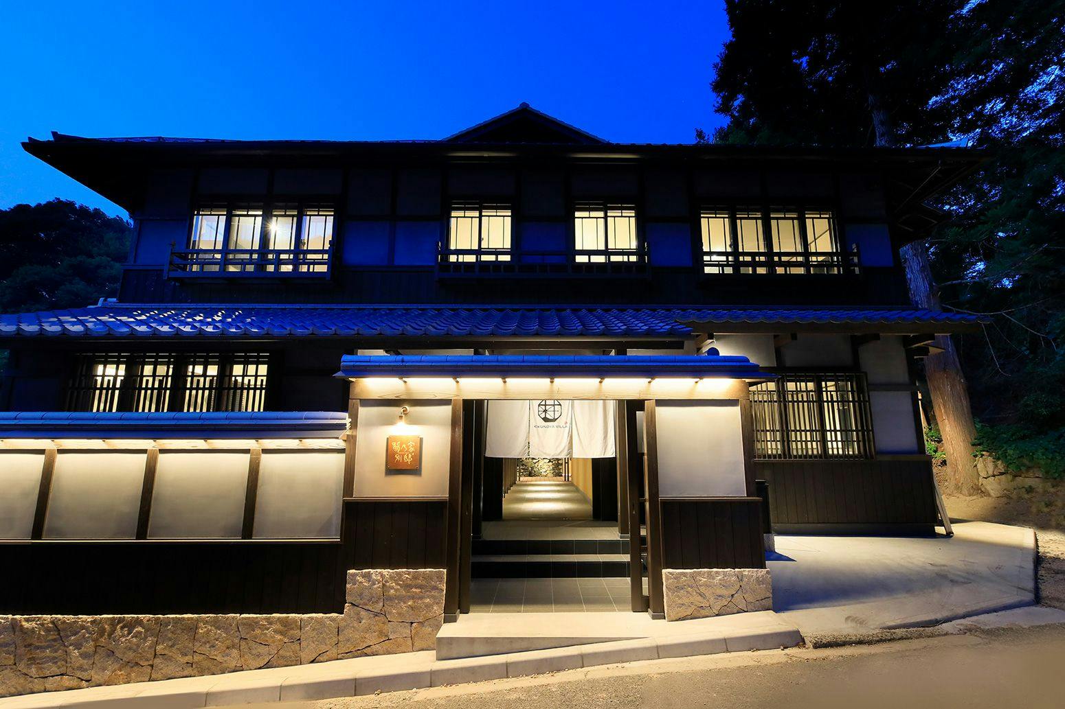 Miyajima × Proud of its night view. × Free shuttle service