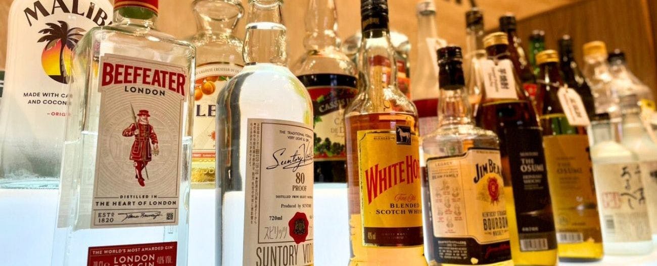 Semi-Private Capsule with Premium Beauty Amenities