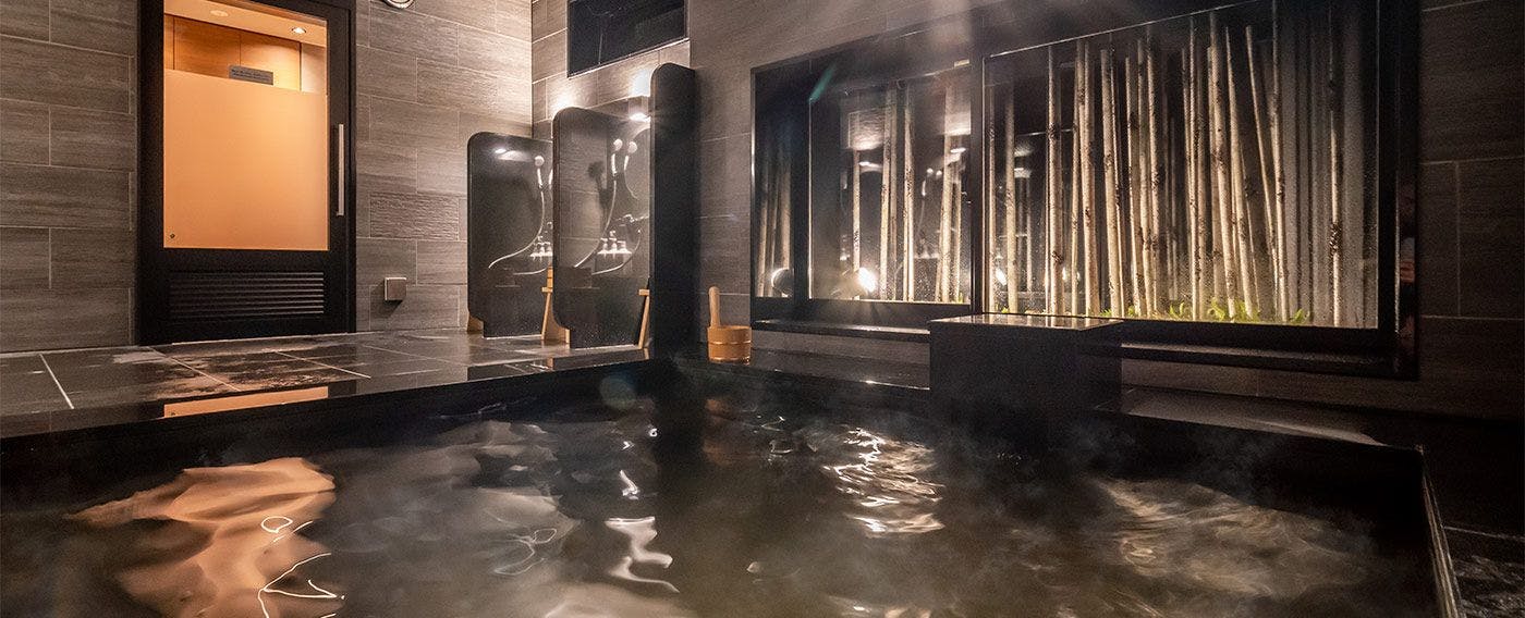 น้ำพุร้อนธรรมชาติ "ฮานะโนะยุ"