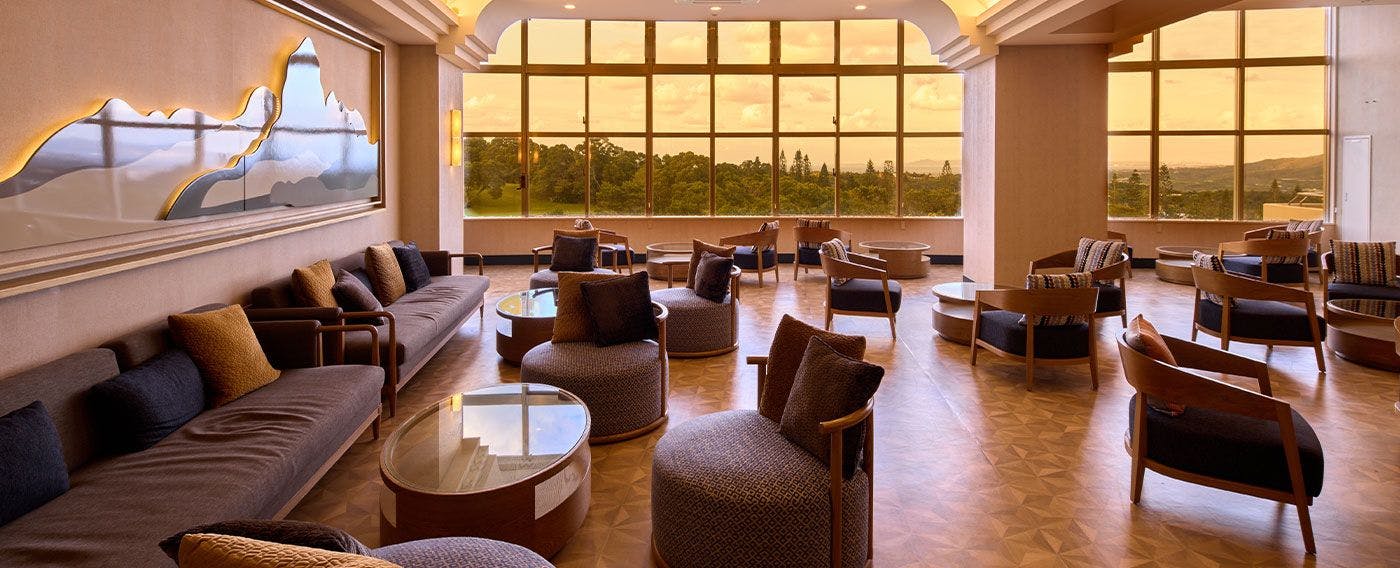 Lounge Bar “Nadine”