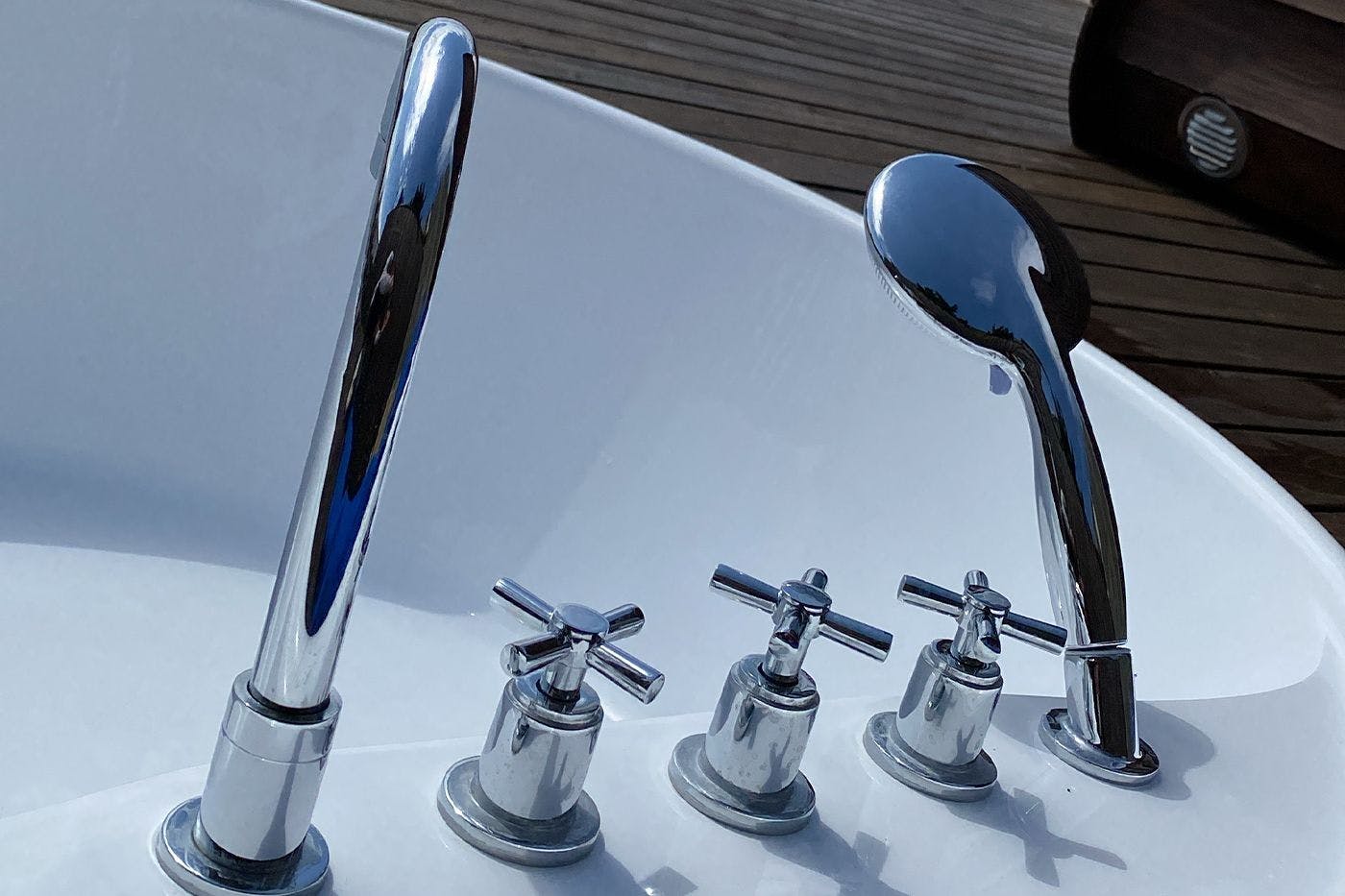 อ่างอาบน้ำ