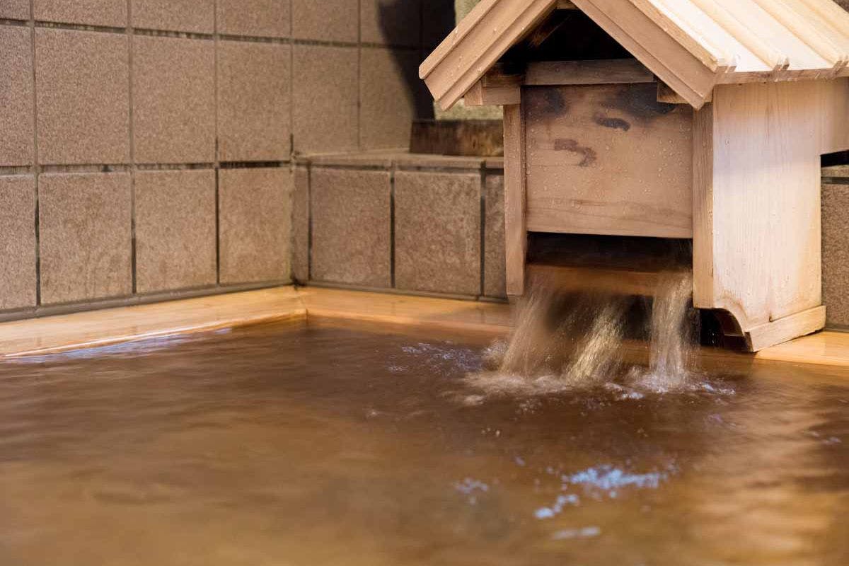 Mata air panas Bilik mandi wanita