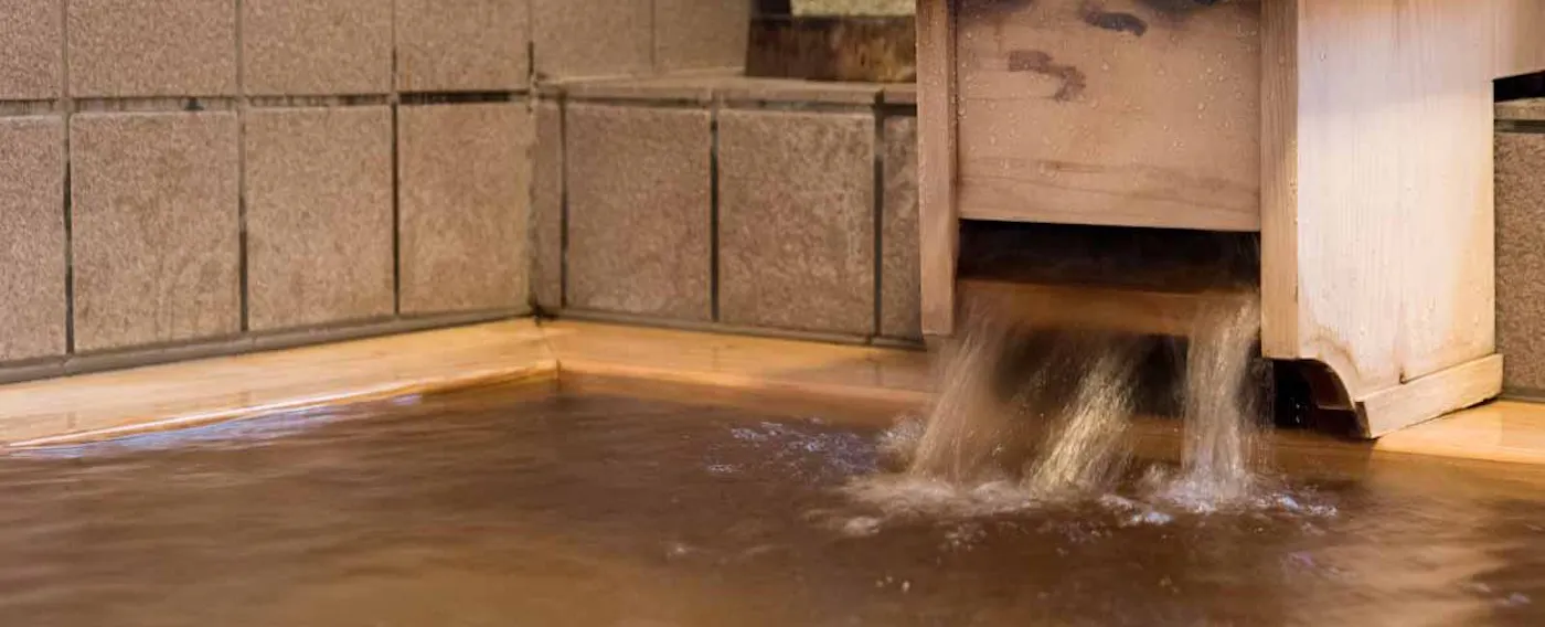 Mata air panas Bilik mandi wanita