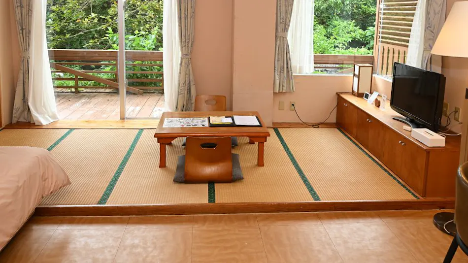 Iriomote Island Jungle Hotel Painumaya