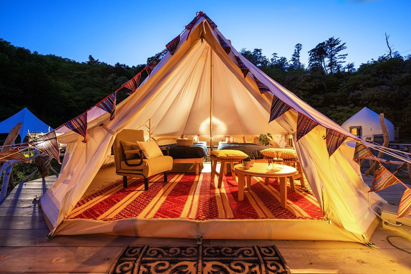 เต็นท์แกลมปิ้ง