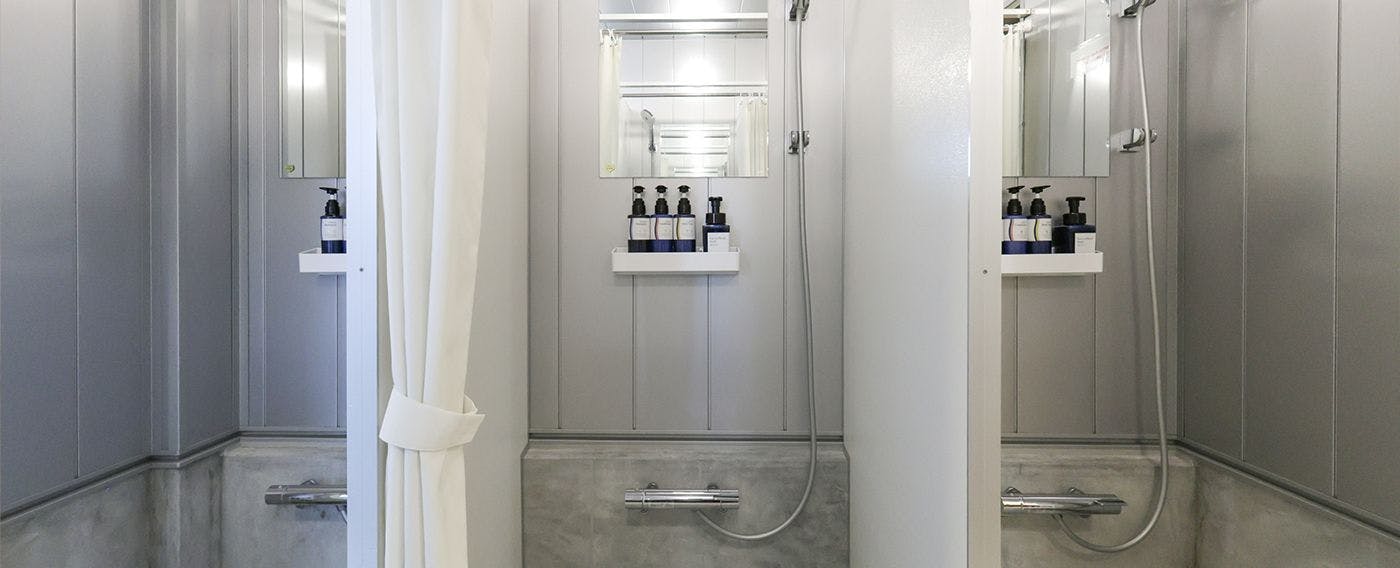 ห้องอาบน้ำแบบฝักบัว