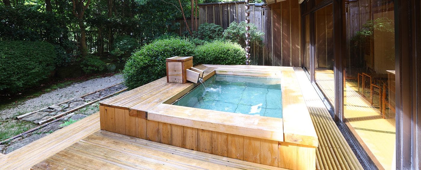 Bilik Gaya Jepun-Barat dengan Onsen Terbuka 130㎡ 【Momoyamadai】 Bilik mewah tertinggi dengan onsen terbuka menghadap taman.